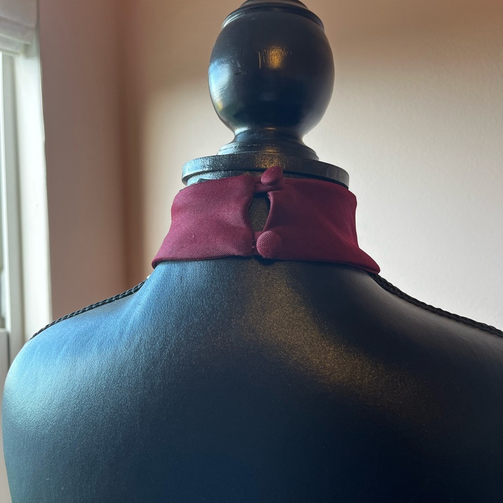 Formal dress - Picture 4 of 5